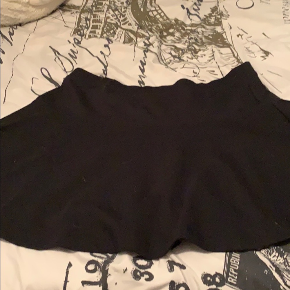 Black skater skirt